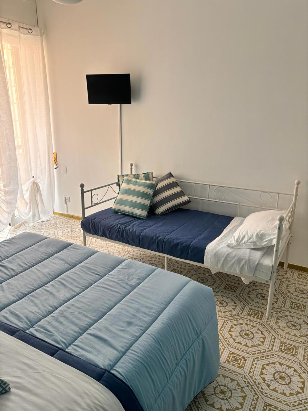 Reginella Guest House Salerno Exterior photo