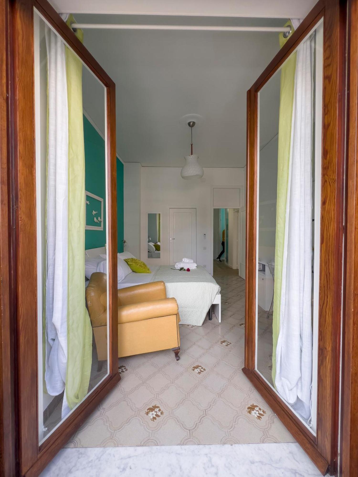 Reginella Guest House Salerno Exterior photo